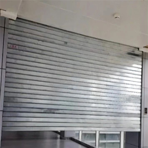 鋼質(zhì)防火卷簾一定需要設(shè)置噴淋保護?(圖1) 鋼質(zhì)防火卷簾門.jpg