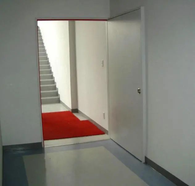 通向室外安全區(qū)域疏散門可以采用普通門嗎(圖1) 疏散間防火門.jpg